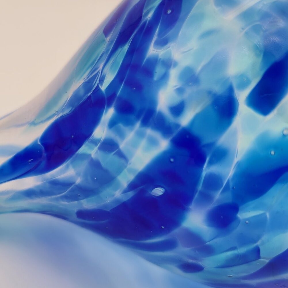 FINAL CLEARANCE Art Glass Blue Shades Confetti Bud Vase Bulbous Teardrop 6" High - Picture 8 of 12